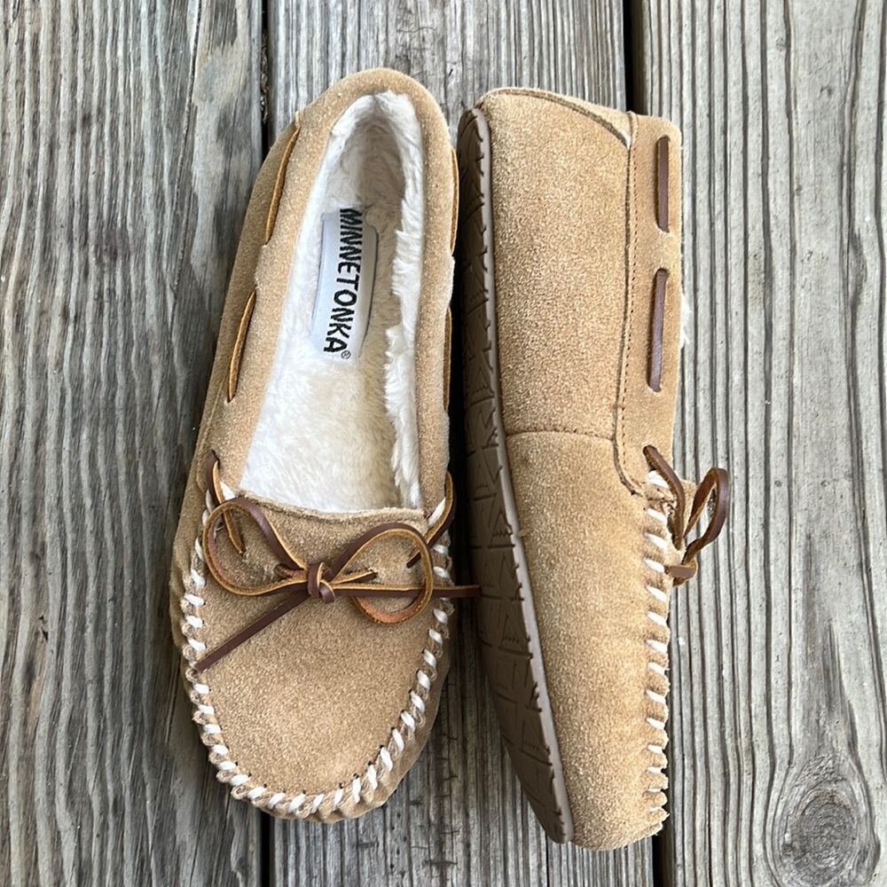 Minnetonka  leather moccasins